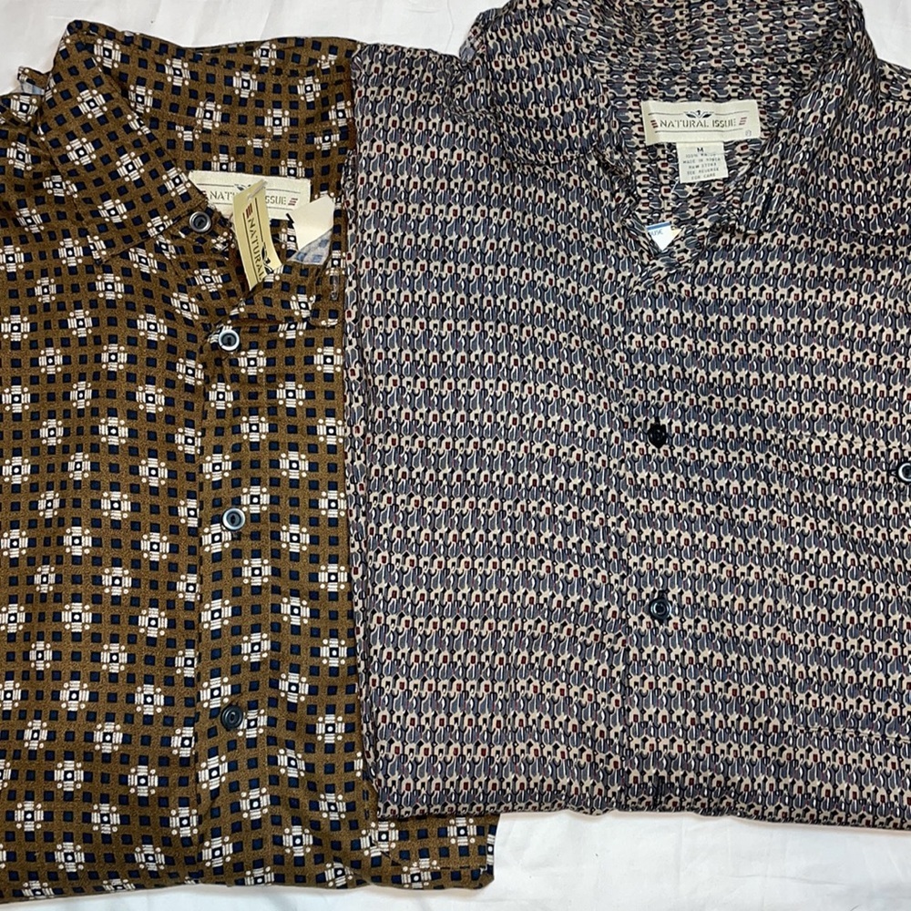 2 Vintage Men’s printed button down short sleeve shirts